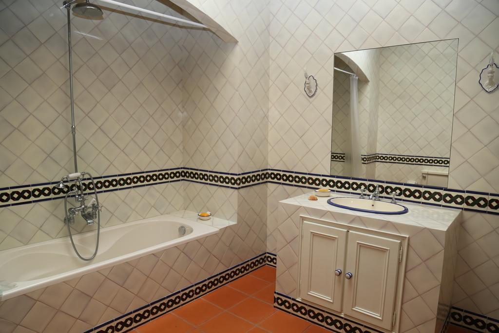 Quinta Dos Castanheiros Bed And Breakfast Понте де Лима Стая снимка