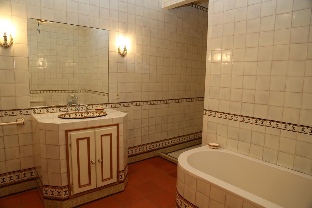 Quinta Dos Castanheiros Bed And Breakfast Понте де Лима Стая снимка
